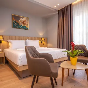 **** Hotel Azure Albanien